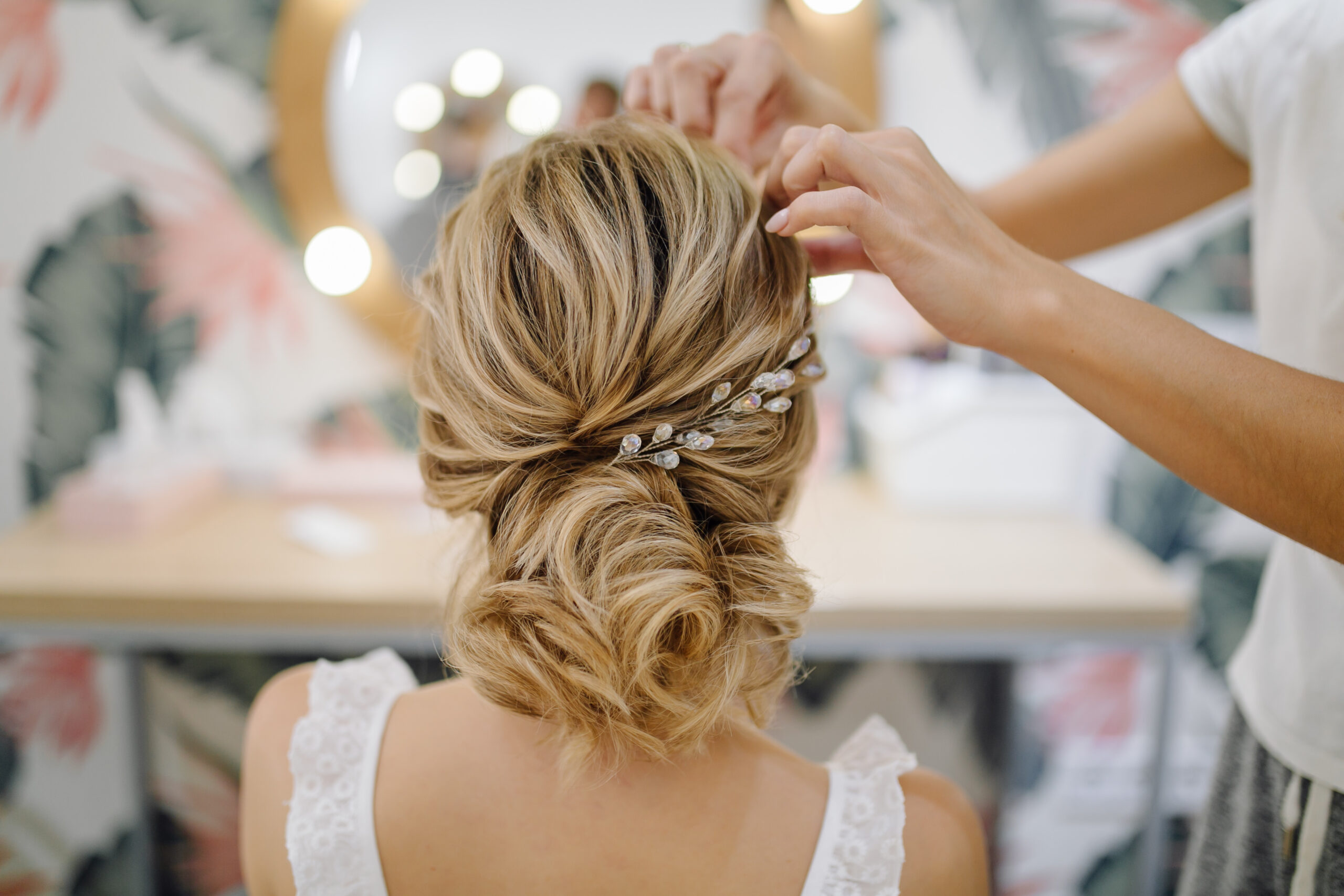 5 Elegant Wedding Guest Hairstyles You Should Try