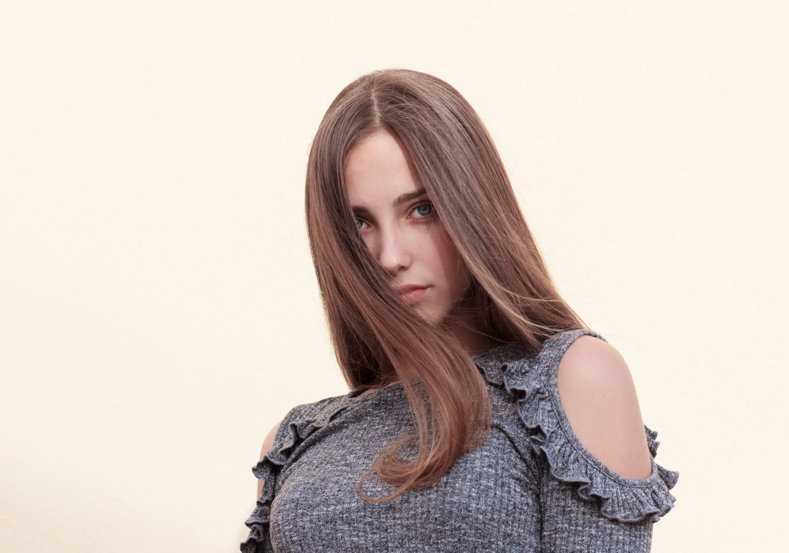 Summer Hair Trends: From Jennifer Aniston’s New Haircut to Milk Tea Hair Color